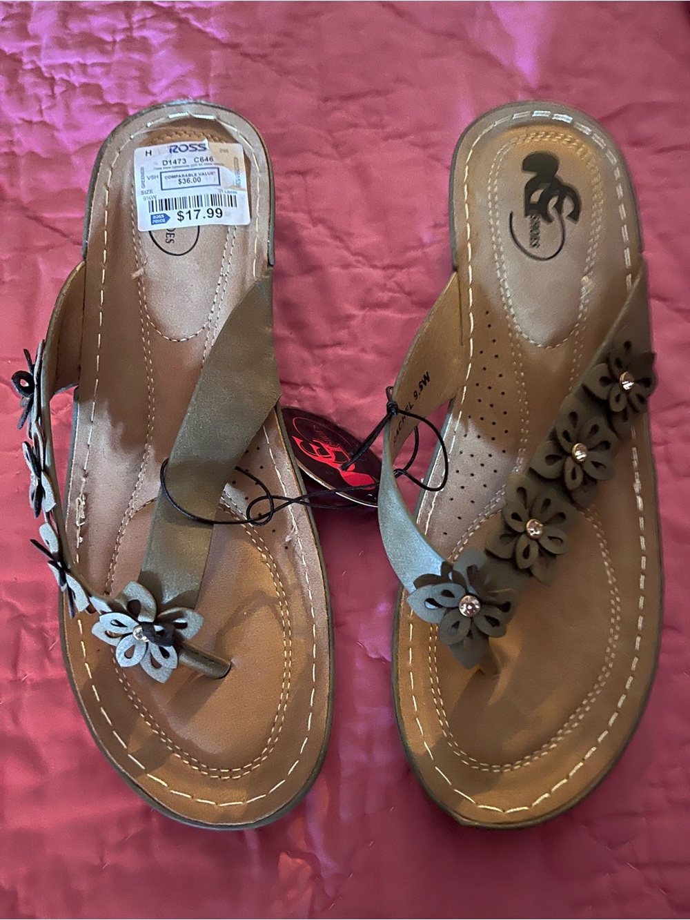 Women's Floral Thong Sandals - Olive Green 9.5 wide